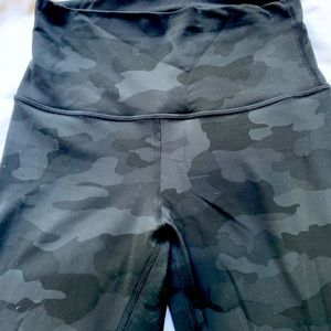 Lululemon Align high rise Camo legging size 4